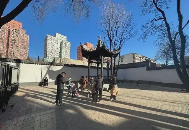 私搭乱建居民想提升小区环境的愿望实现了AG旗舰赞助马竞联赛拆除700平方米(图6)